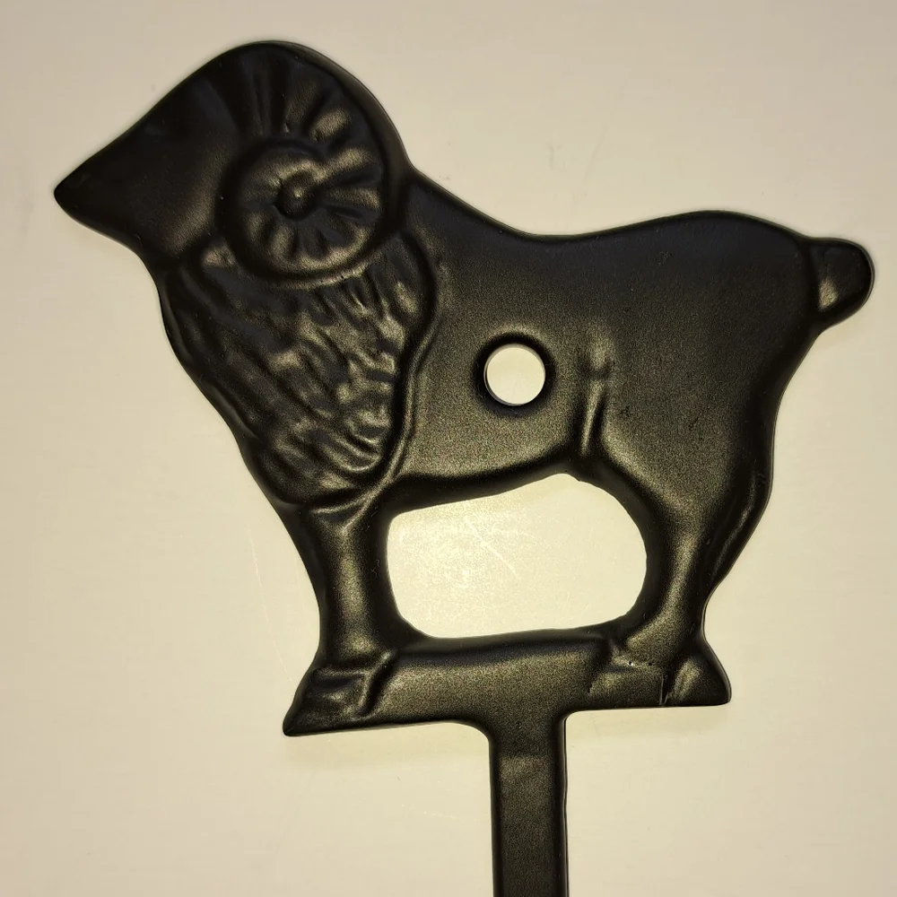 Black Metal Ram Hook Wall Decor Small
